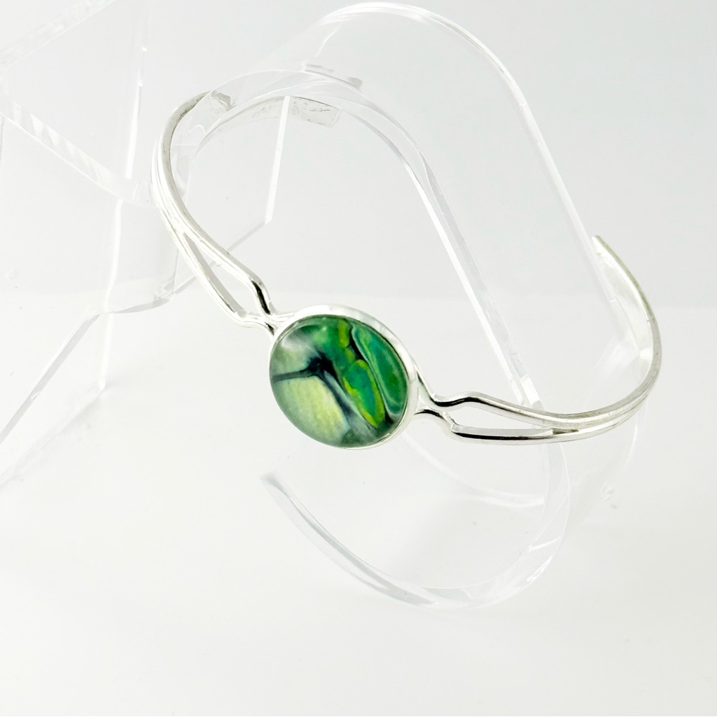 Elegant Silver And Green Bracelet